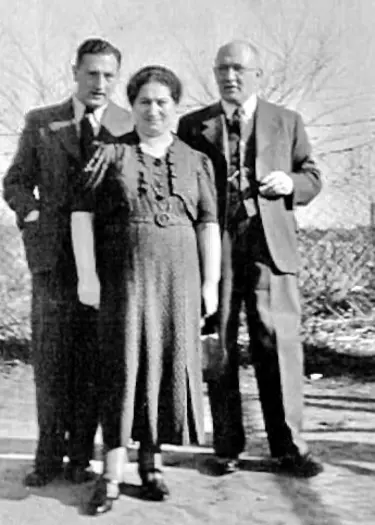  Berlin in den 1930er Jahren (v.l.n.r.): Hans Philipp Driesen, Selma Driesen, Sally Driesen 