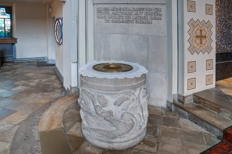 Taufstein in der Steglitzer Lukas-Kirche (Foto: Klaus Böse, Kirchenkreis Steglitz)