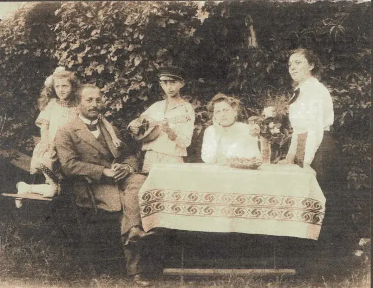 Familie Zwick in Gnesen: Alicia, Isidor, Aribert, Julia und Edith (von links)