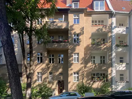 Das Wohnhaus in der Steglitzer Menckenstraße Nr. 7 im Jahr 2024