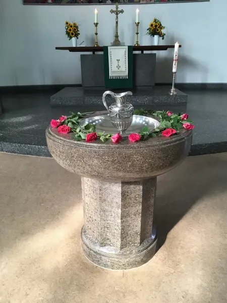 Taufstein in der Ev. Johannes-Kirchengemeinde Lichterfelde