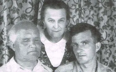 Johanna und Rafael Perez mit Sohn Heinz als Erwachsener