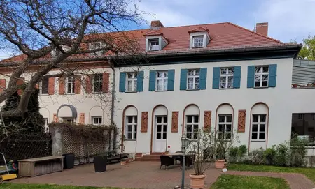 2024: Das Haus in der Rothenburgstraße 24 – Ansicht von der Waetzoldstraße